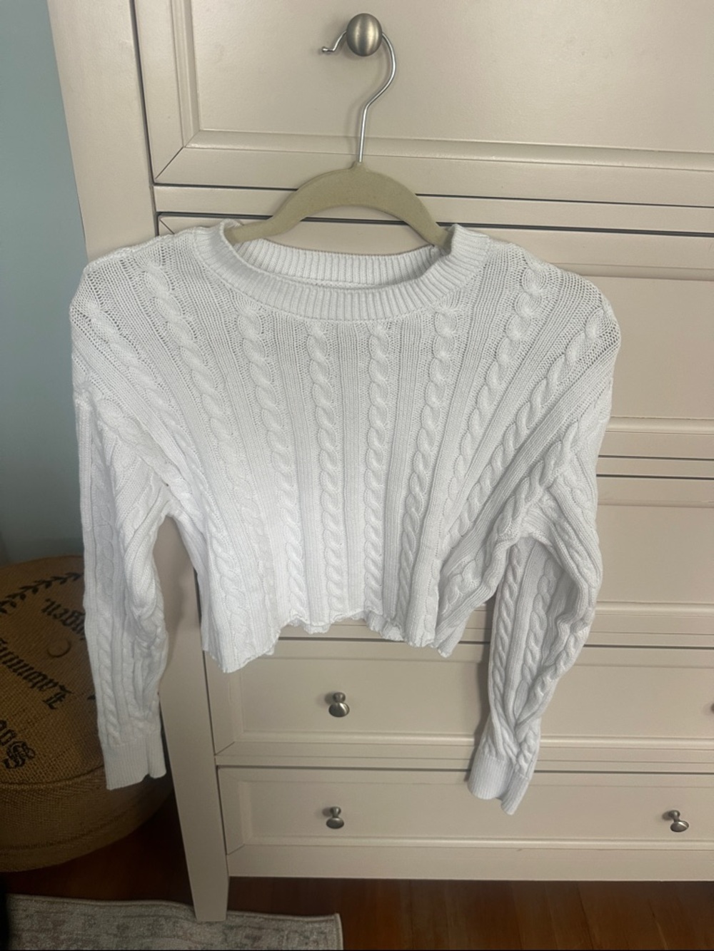 Like new Aerie Cropped White Cable-Knit Crewneck Sweater - Women's